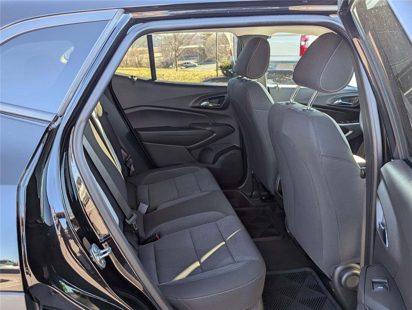 Used 2025 Chevrolet Trax LS image 10