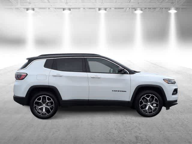 Used 2024 Jeep Compass Limited AWD/4WD image 9