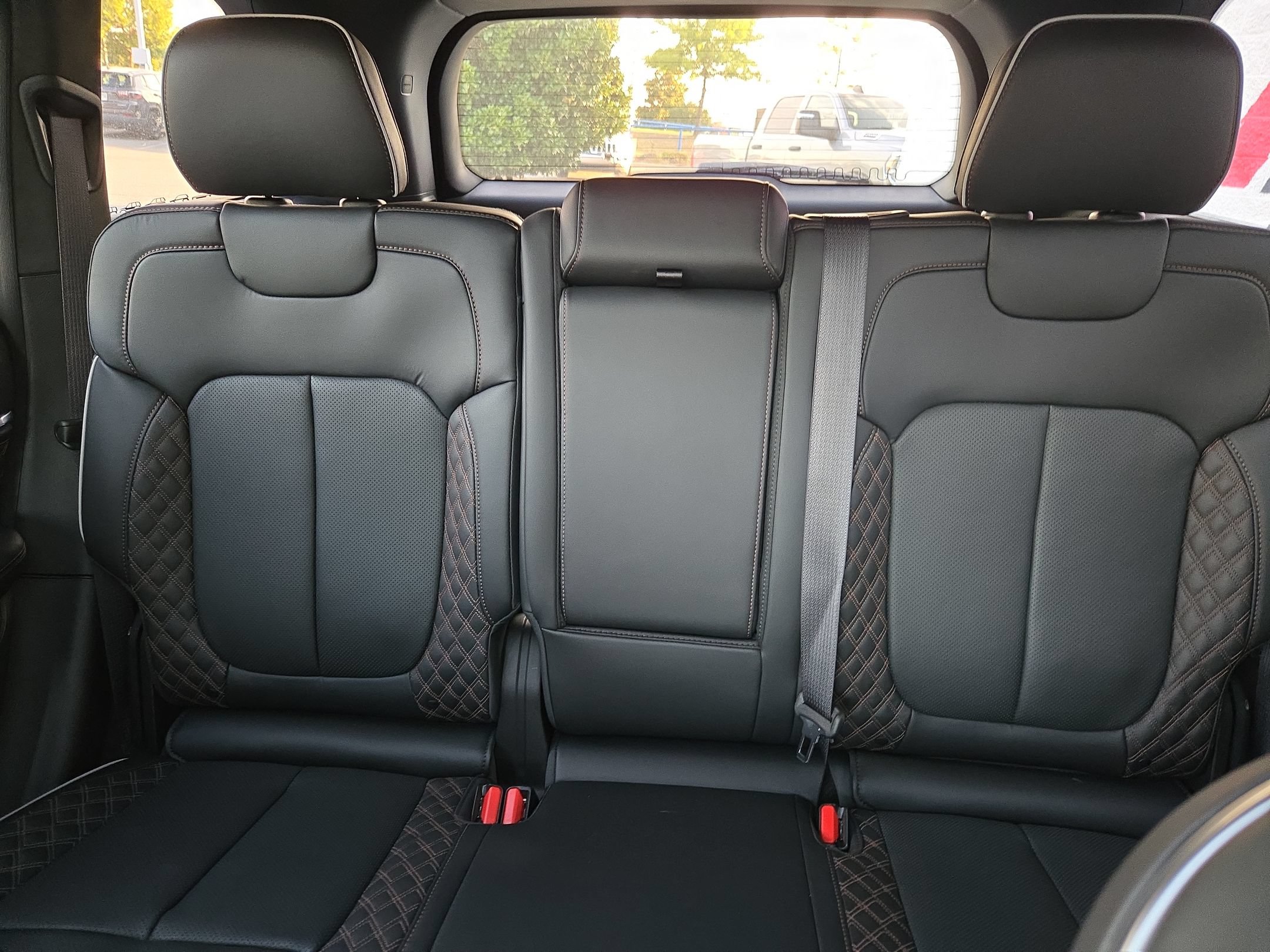 New 2027 Jeep Grand Cherokee Summit w/ MOPAR Finishing Package AWD/4WD image 10
