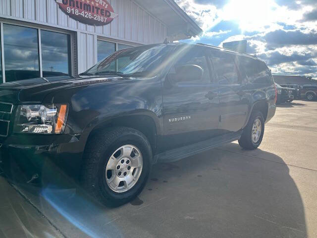 Used 2010 Chevrolet Suburban LS image 2