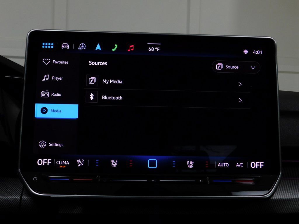 Used 2025 Volkswagen Golf 2.0T image 70