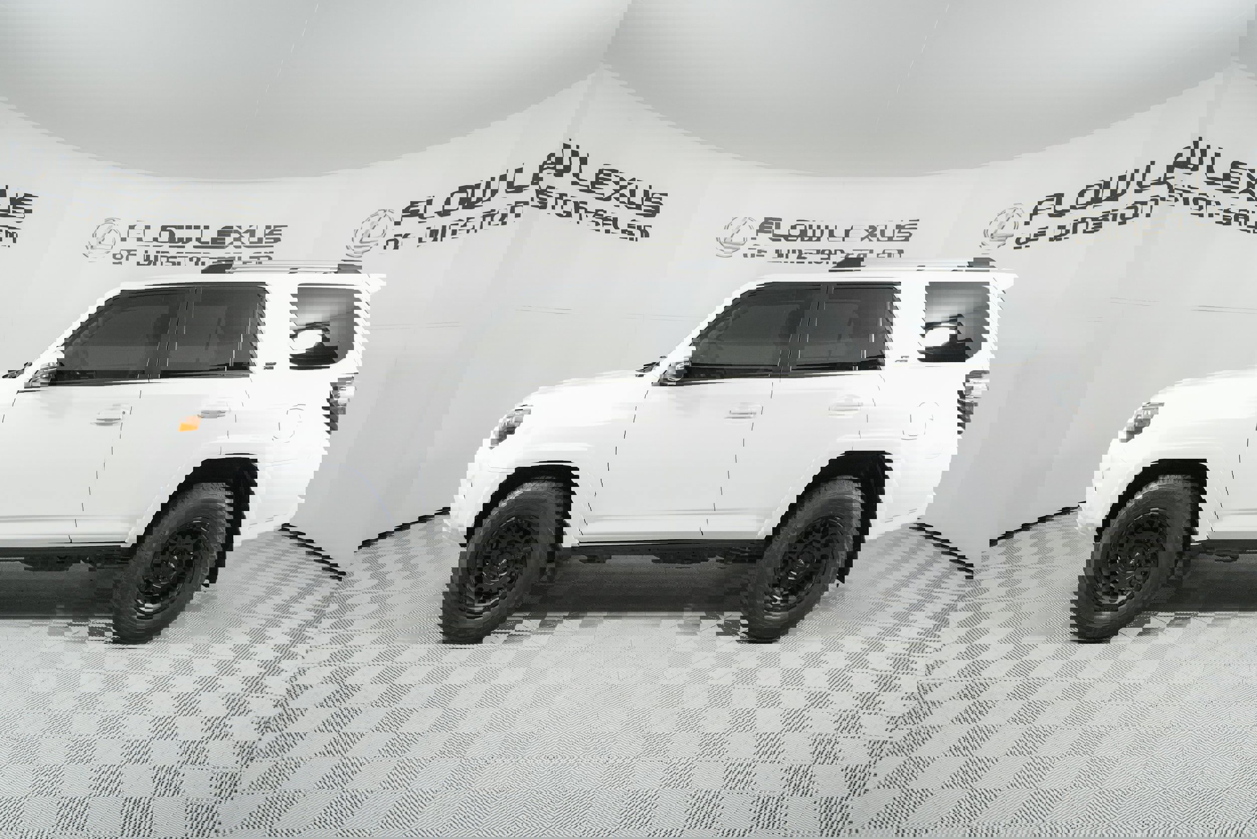 Used 2022 Toyota 4Runner SR5 Premium image 4