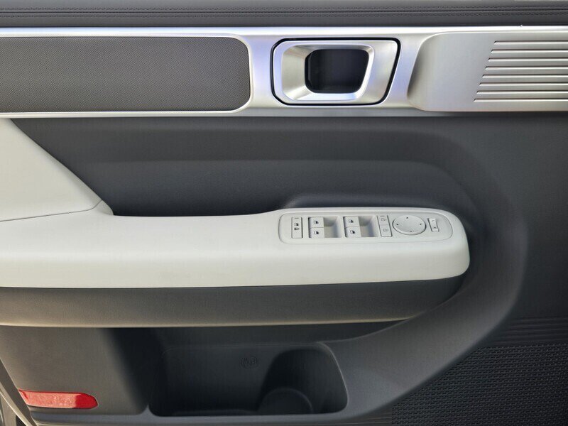 New 2027 Hyundai Santa Fe SE FWD image 13