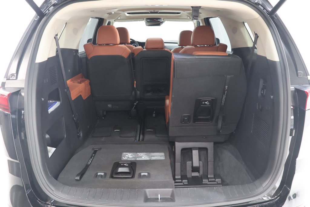 Used 2023 Kia Carnival SX Prestige FWD image 35