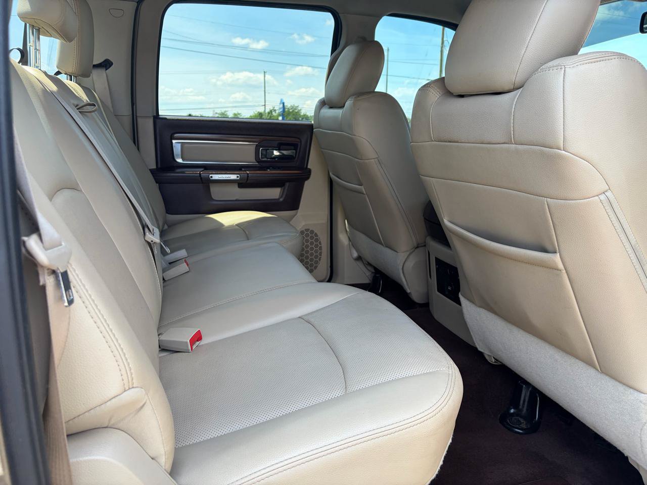 Used 2015 RAM 2500 Laramie AWD/4WD image 15