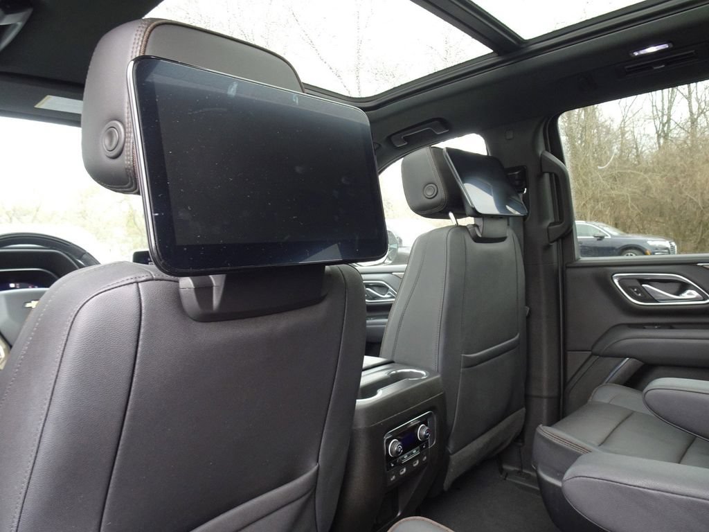 Used 2023 Chevrolet Tahoe High Country w/ Advanced Technology Package AWD/4WD image 16