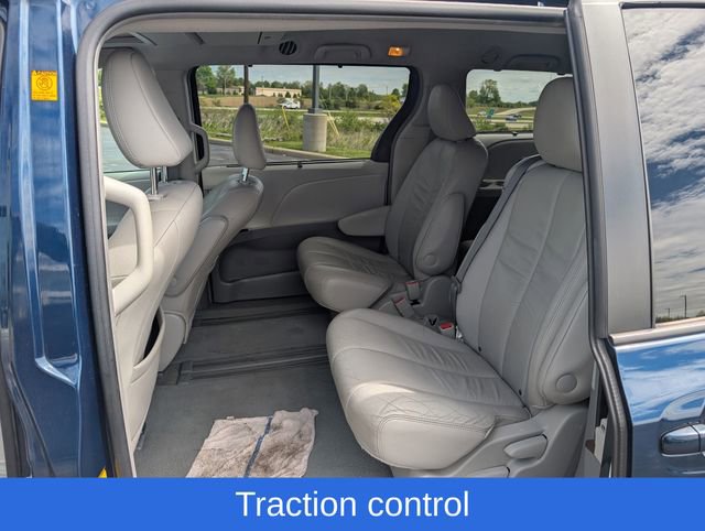 Used 2011 Toyota Sienna XLE w/ Entertainment Pkg FWD image 10