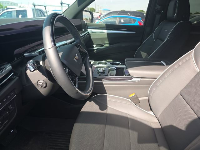 Used 2025 Cadillac Escalade Sport w/ Touring Package image 6