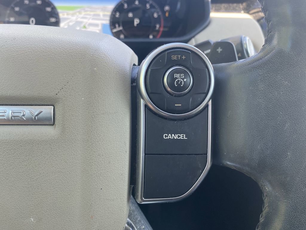 Used 2018 Land Rover Discovery SE AWD/4WD image 12
