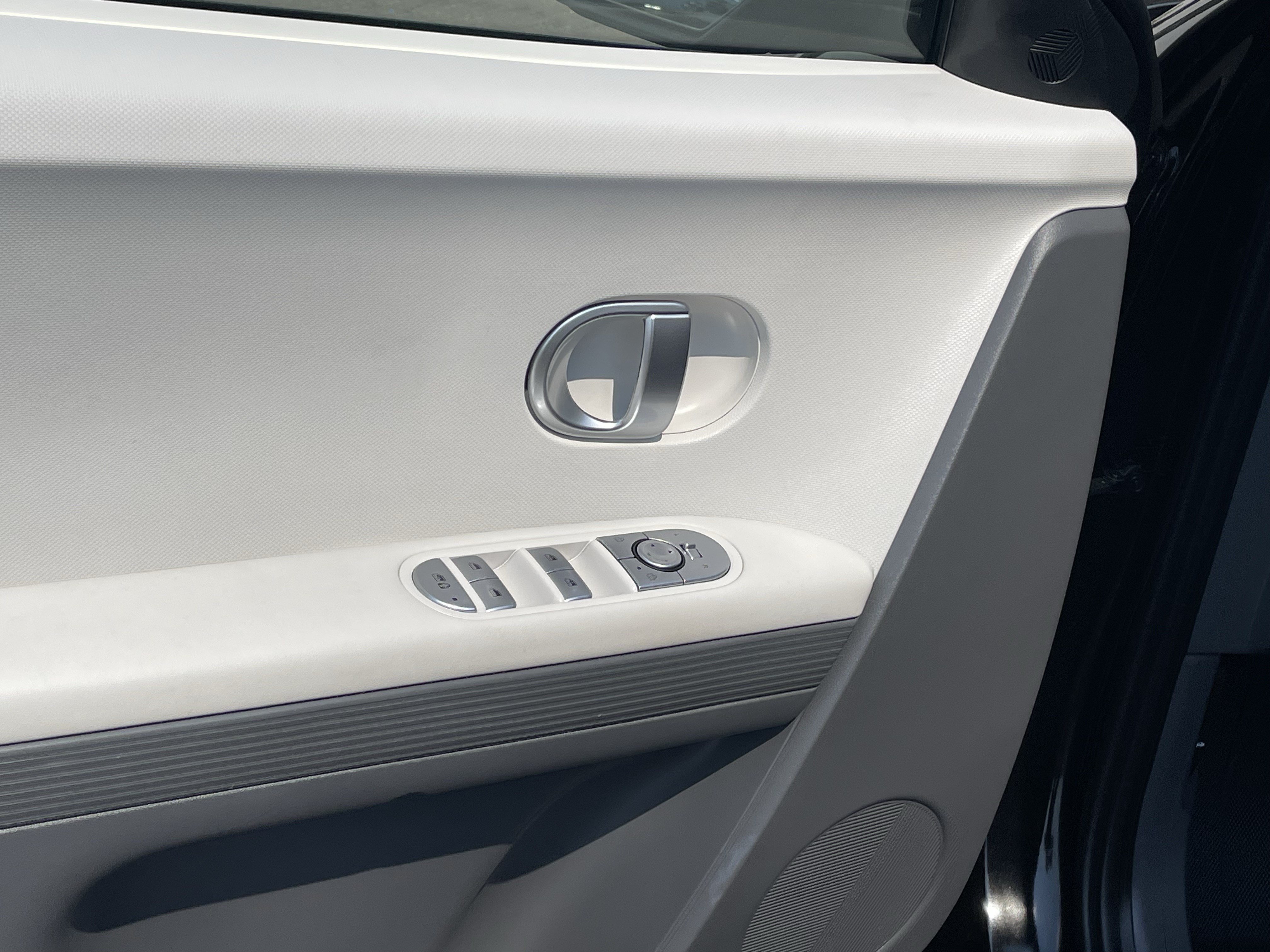 Certified 2024 Hyundai Ioniq 5 SEL RWD image 17