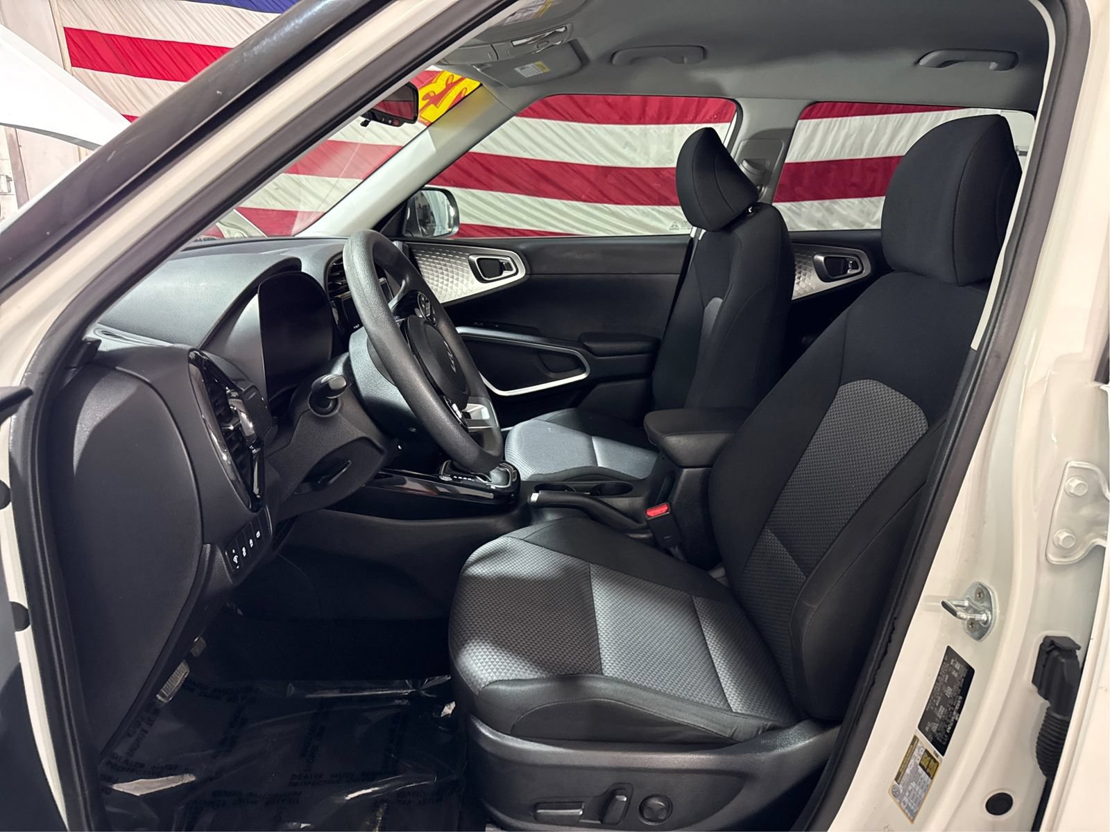 Used 2023 Kia Soul S FWD image 9
