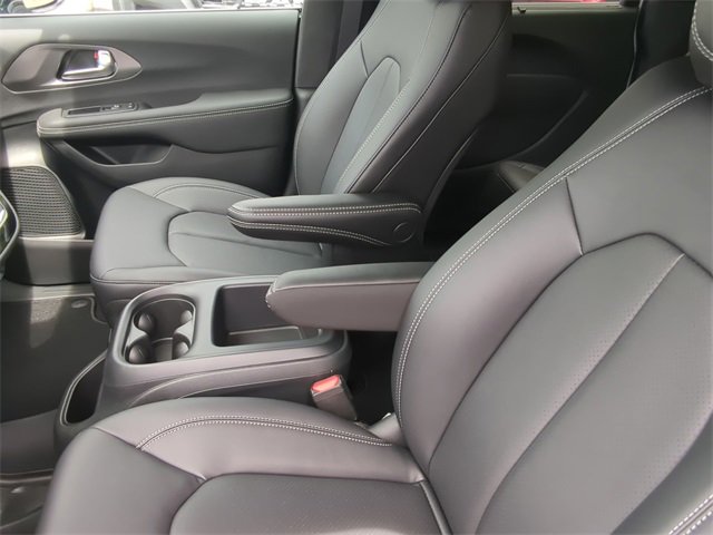New 2026 Chrysler Pacifica Select image 33