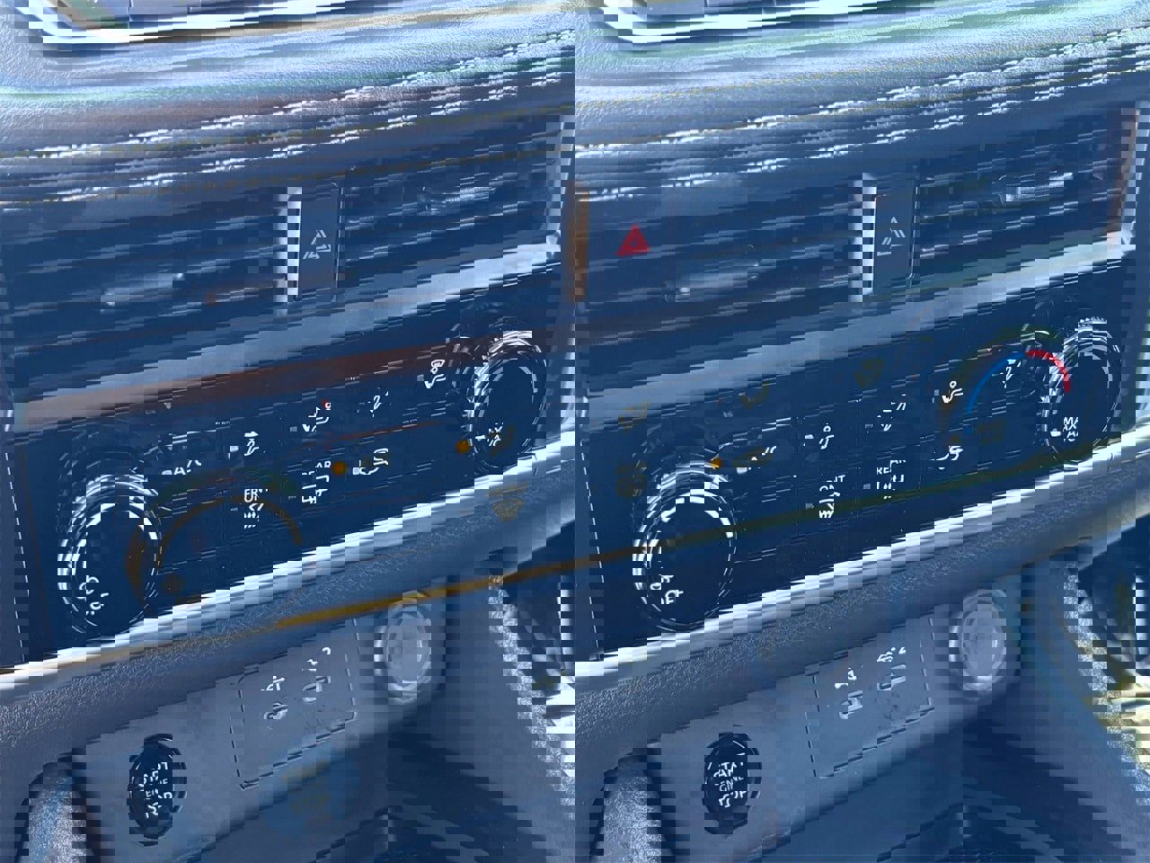 New 2026 Nissan Rogue S image 28