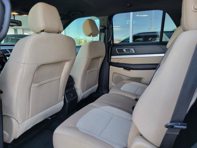 Used 2017 Ford Explorer XLT w/ Equipment Group 201A AWD/4WD image 24