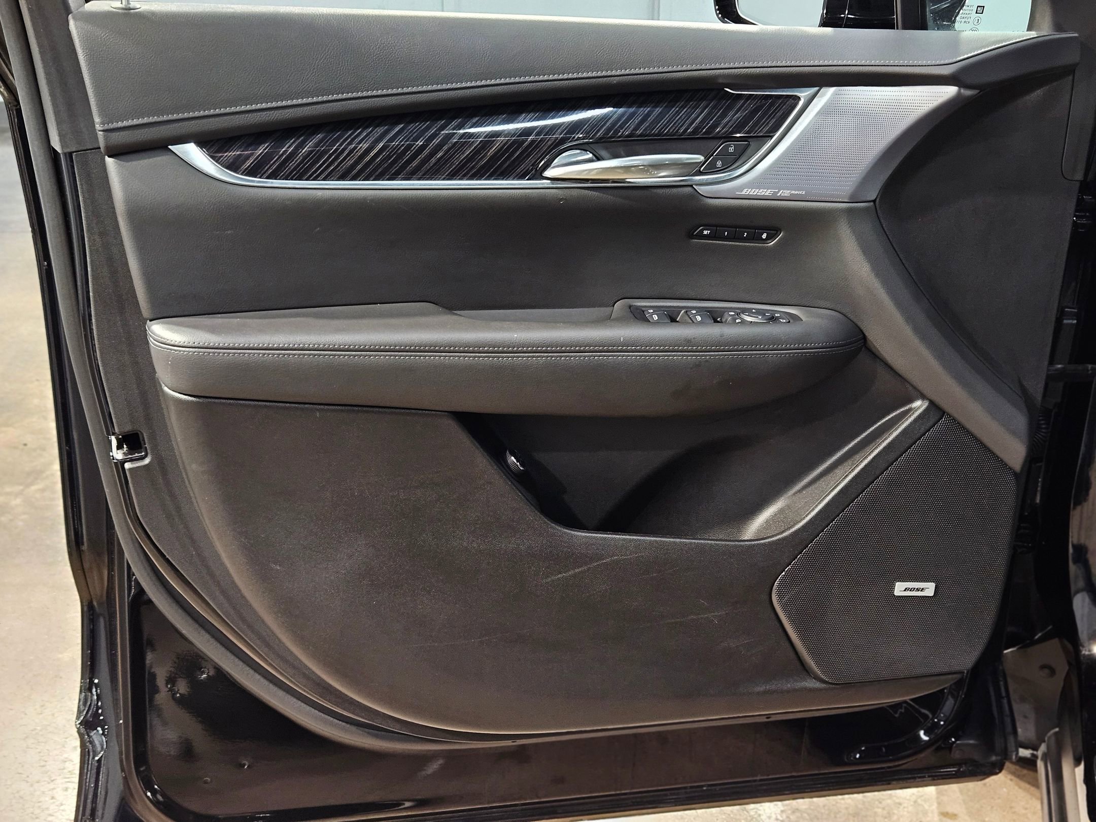 Used 2025 Cadillac XT6 Premium Luxury image 20