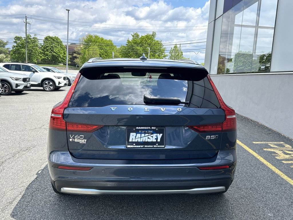 Certified 2023 Volvo V60 B5 Cross Country Plus AWD/4WD image 26