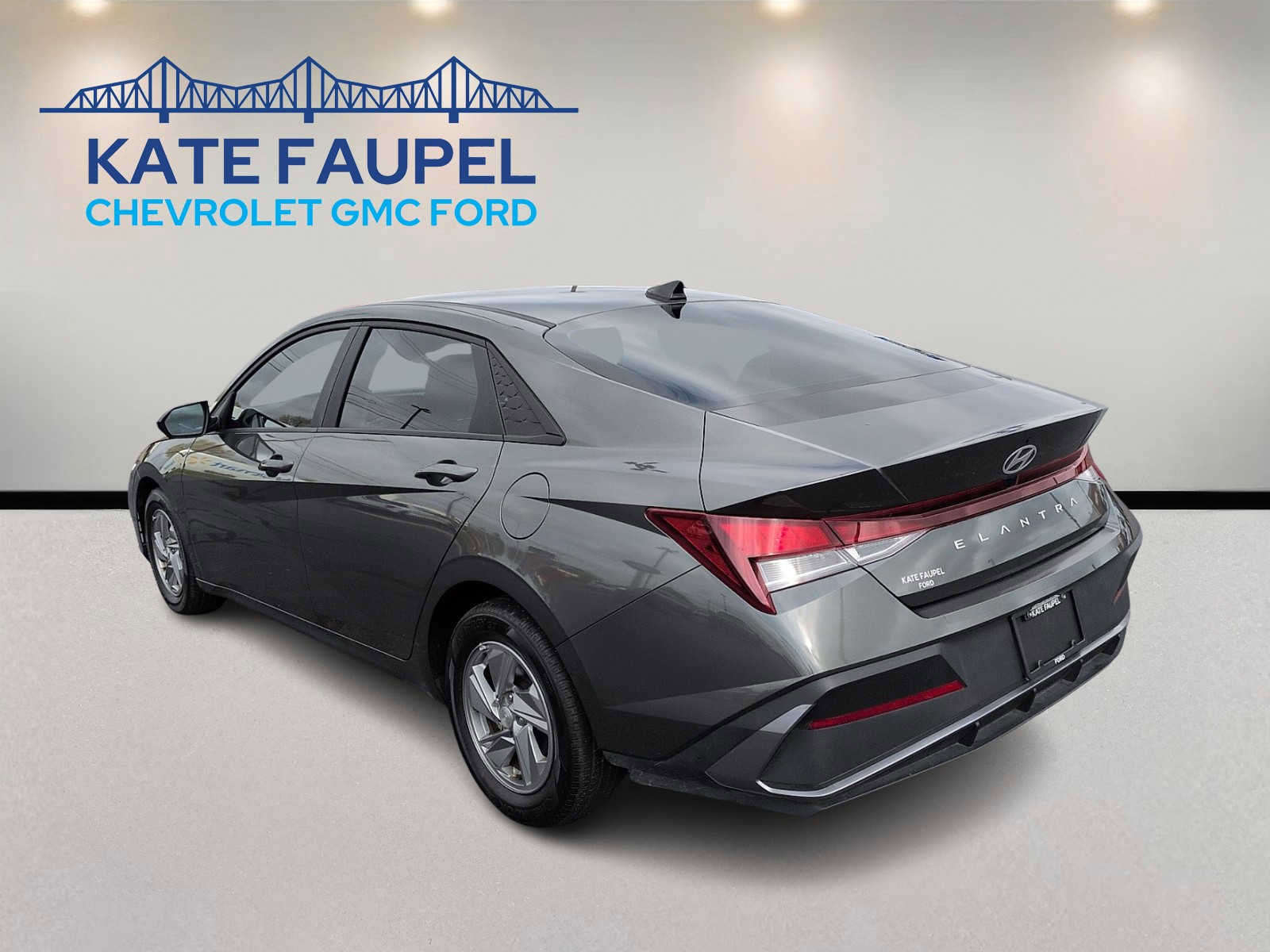 Used 2024 Hyundai Elantra SE FWD image 5