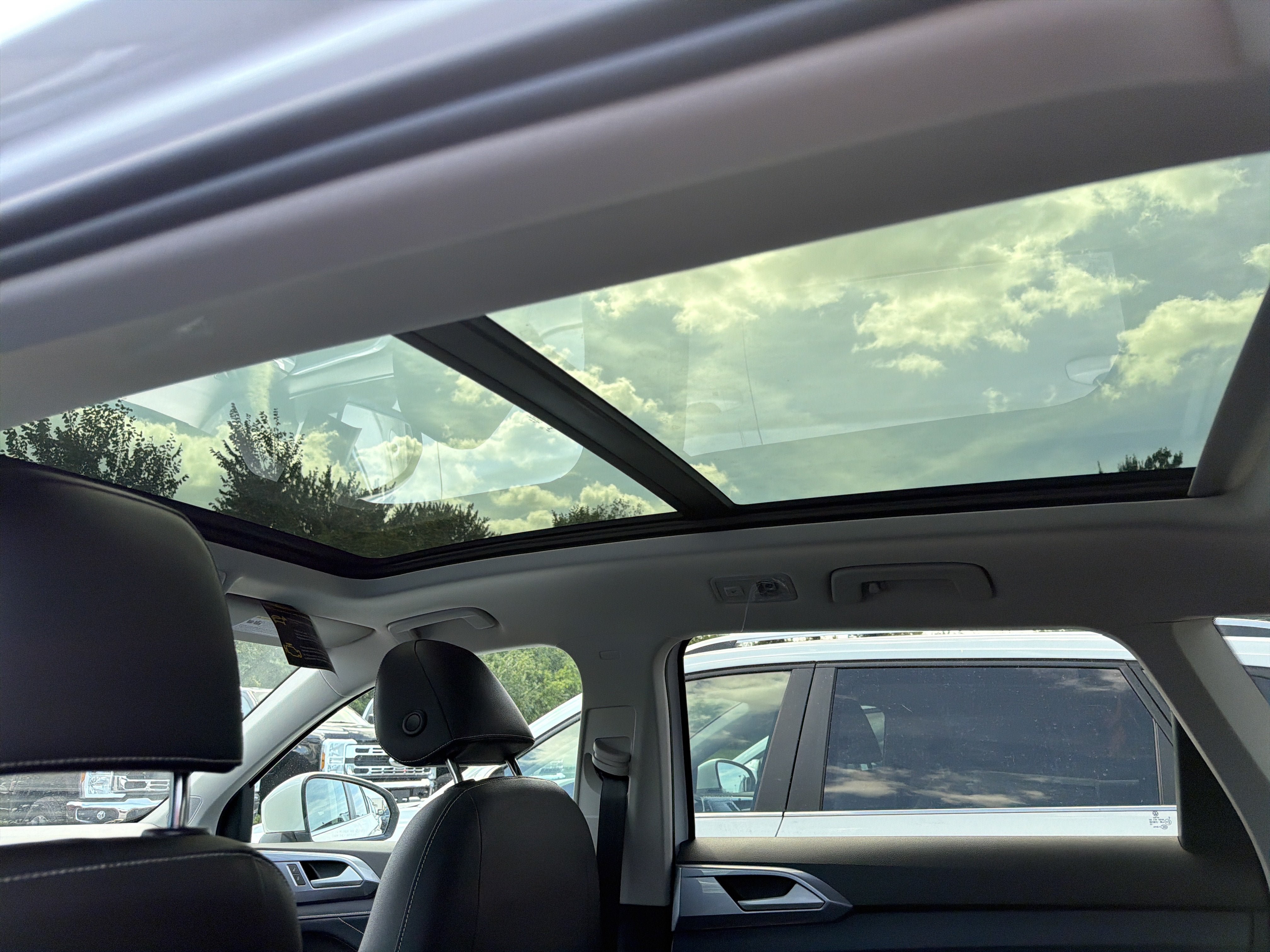 New 2026 Volkswagen Taos SEL AWD/4WD image 23