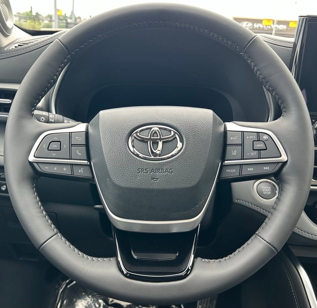 New 2026 Toyota Highlander Platinum AWD/4WD image 23
