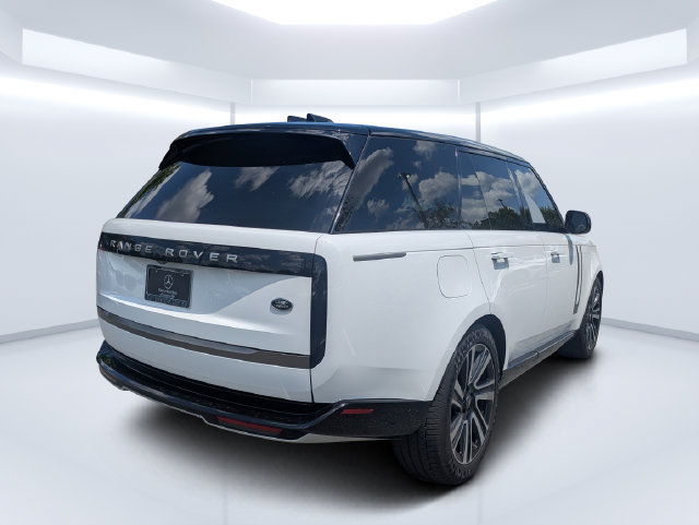 Used 2023 Land Rover Range Rover SE AWD/4WD image 4