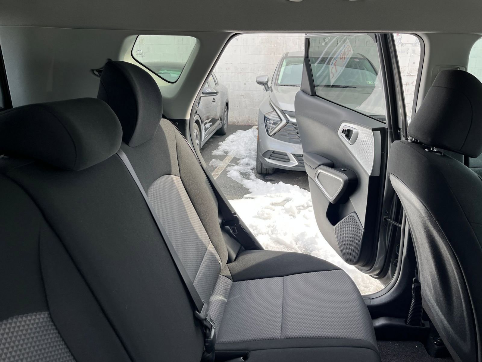 Used 2025 Kia Soul LX w/ LX Technology Package FWD image 35