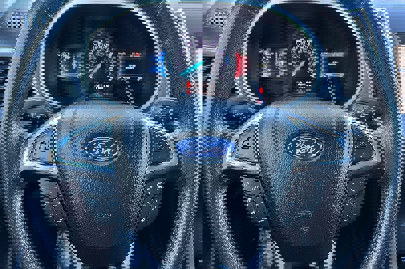 Used 2020 Ford Edge SEL image 25