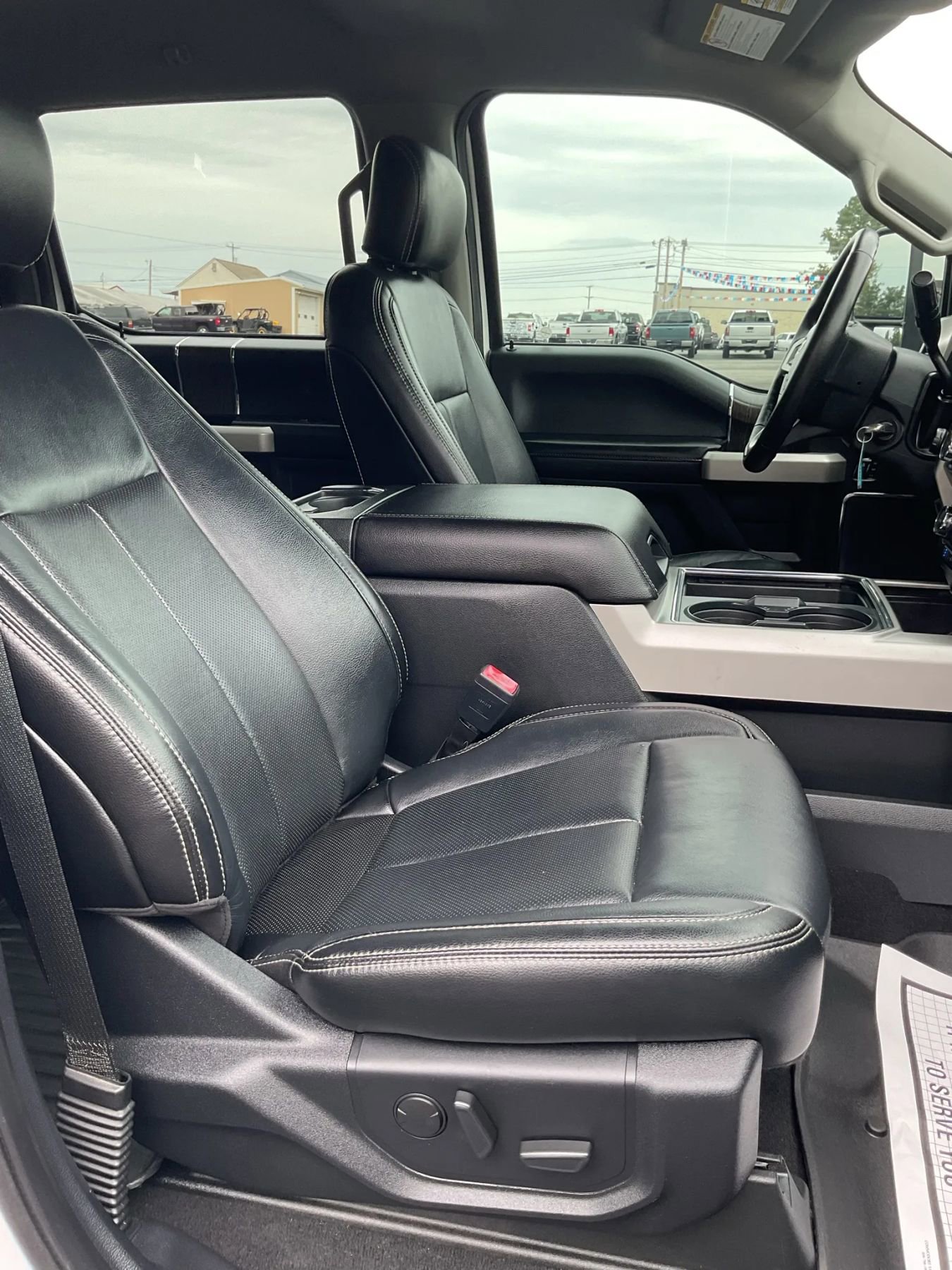 Used 2020 Ford F250 Lariat w/ Lariat Value Package image 47