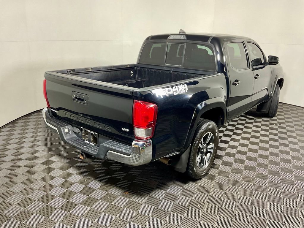 Used 2016 Toyota Tacoma TRD Sport image 15
