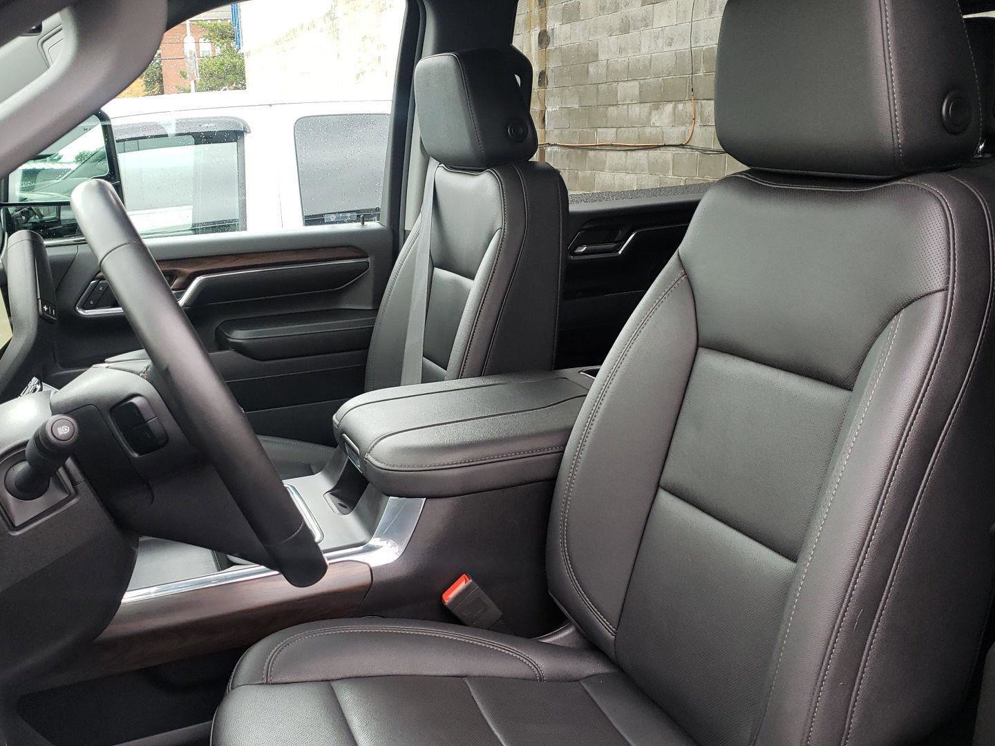 Used 2024 GMC Sierra 2500 SLT w/ SLT Premium Package image 10