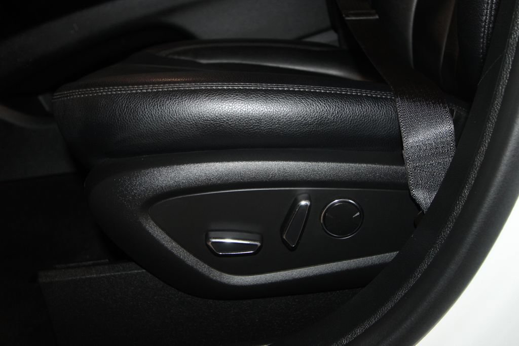 Used 2023 Lincoln Nautilus FWD image 9