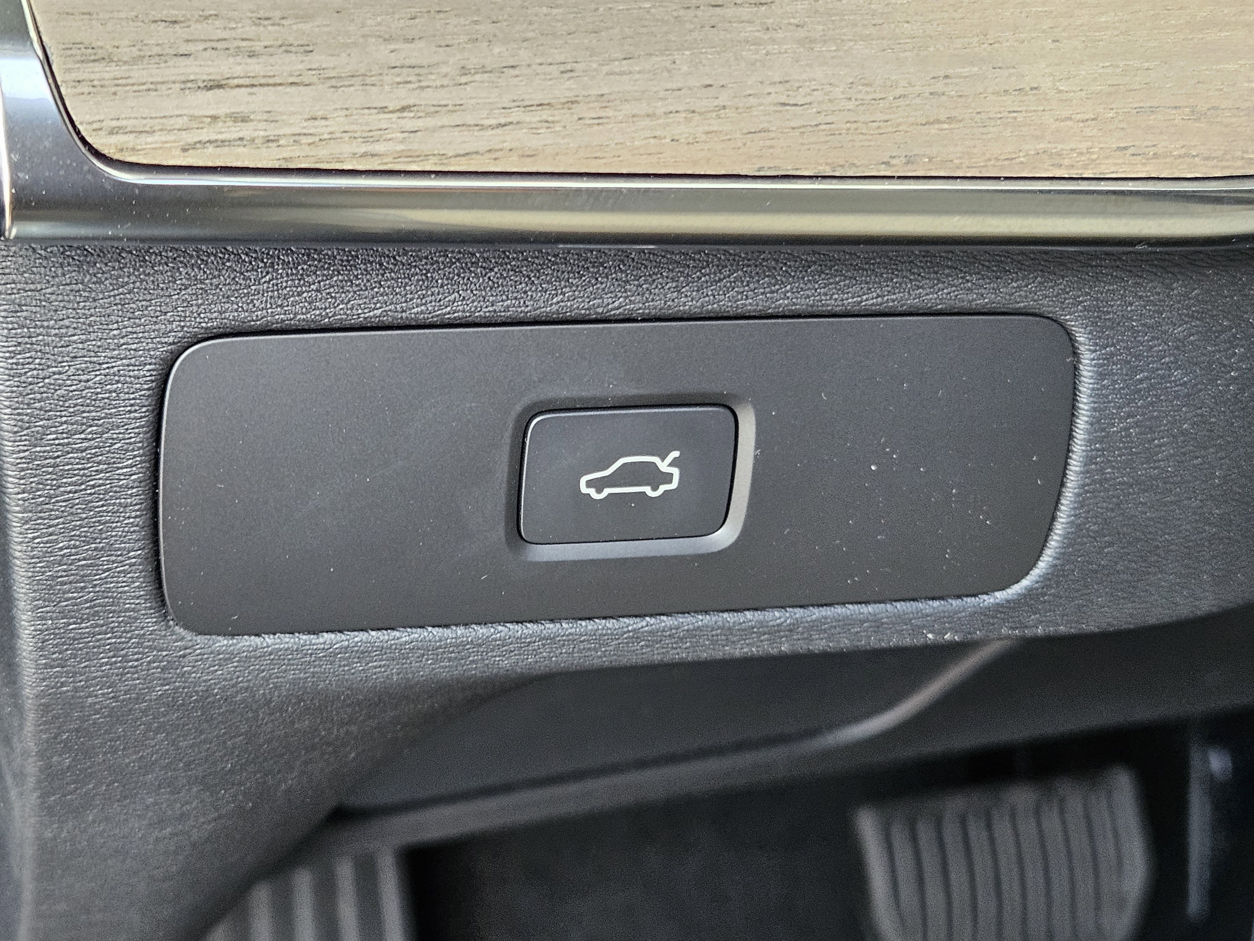 New 2026 Volvo XC90 B6 Plus image 23