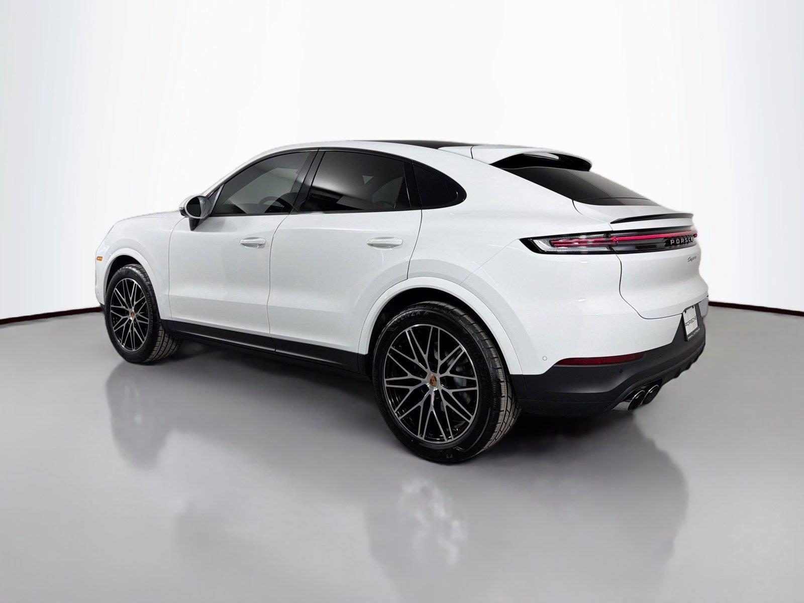 Certified 2026 Porsche Cayenne Coupe AWD/4WD image 3