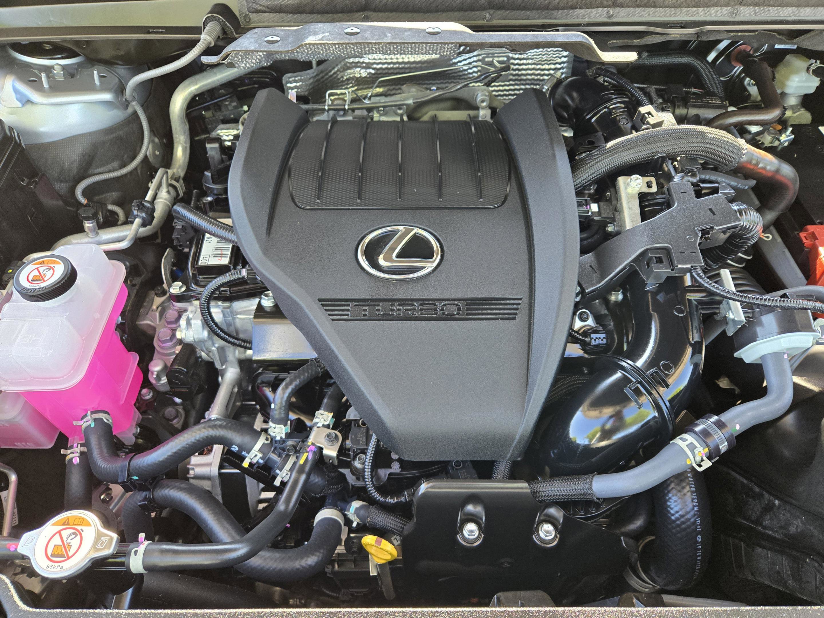 Used 2025 Lexus RX 350 Premium w/ Accessory Package (Z1) FWD image 31