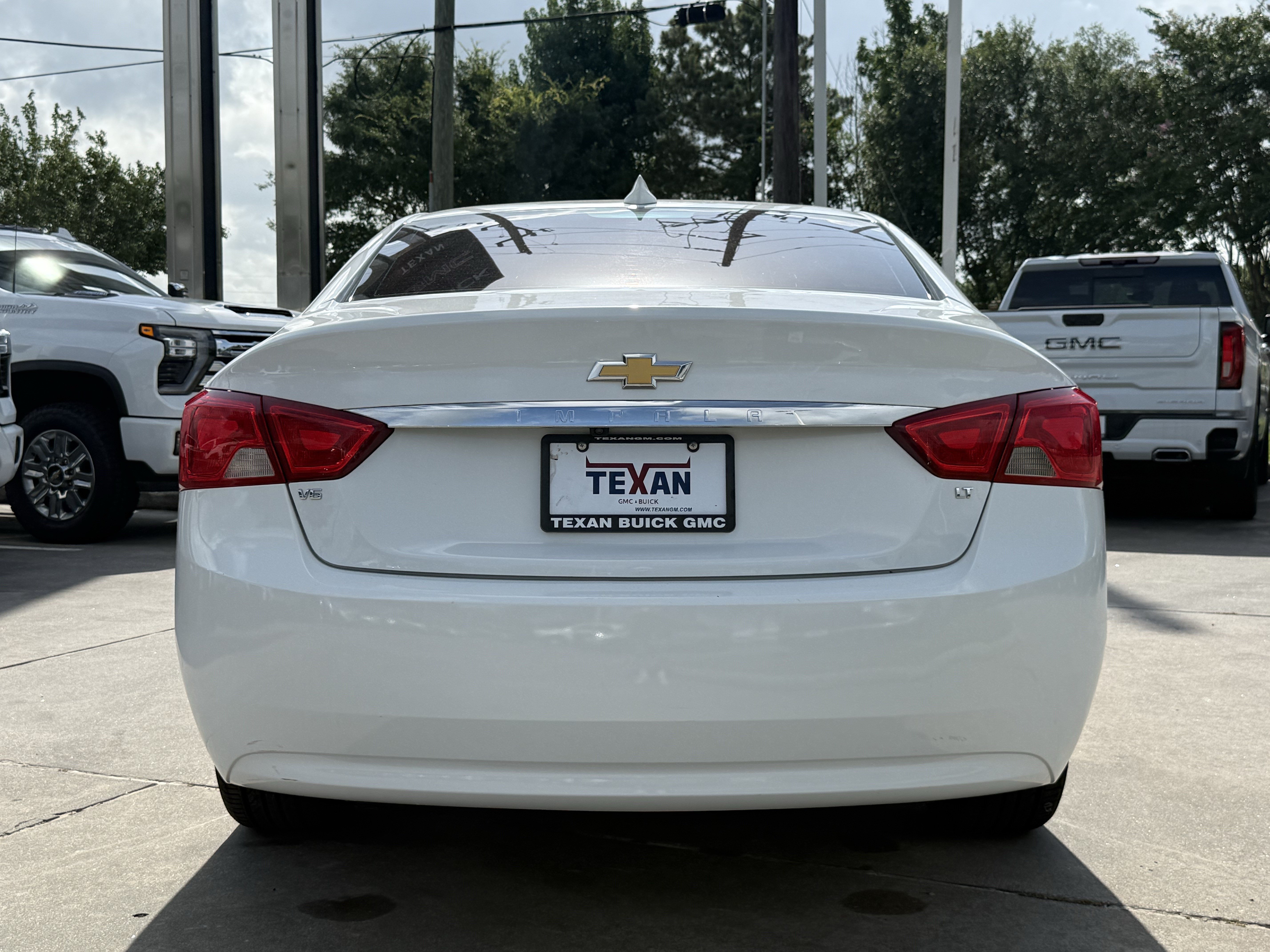 Used 2019 Chevrolet Impala LT FWD image 6