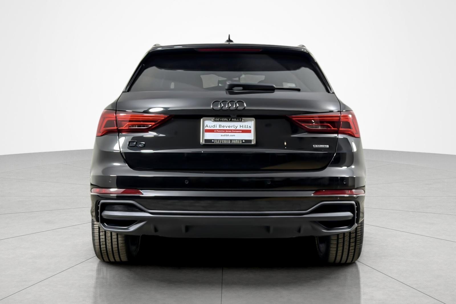 Used 2023 Audi Q3 2.0T Premium Plus w/ Premium Plus Package image 4