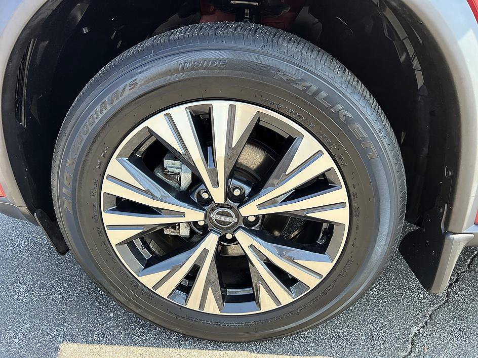 Certified 2023 Nissan Rogue SV w/ SV Premium B Package FWD image 9