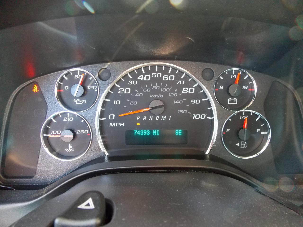 Used 2022 Chevrolet Express 2500 w/ Driver Convenience Package RWD image 9