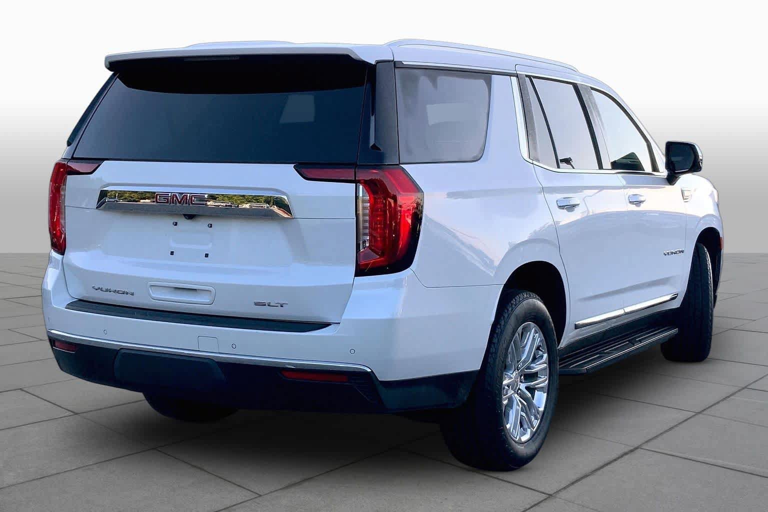 Used 2023 GMC Yukon SLT w/ SLT Premium Package RWD image 12