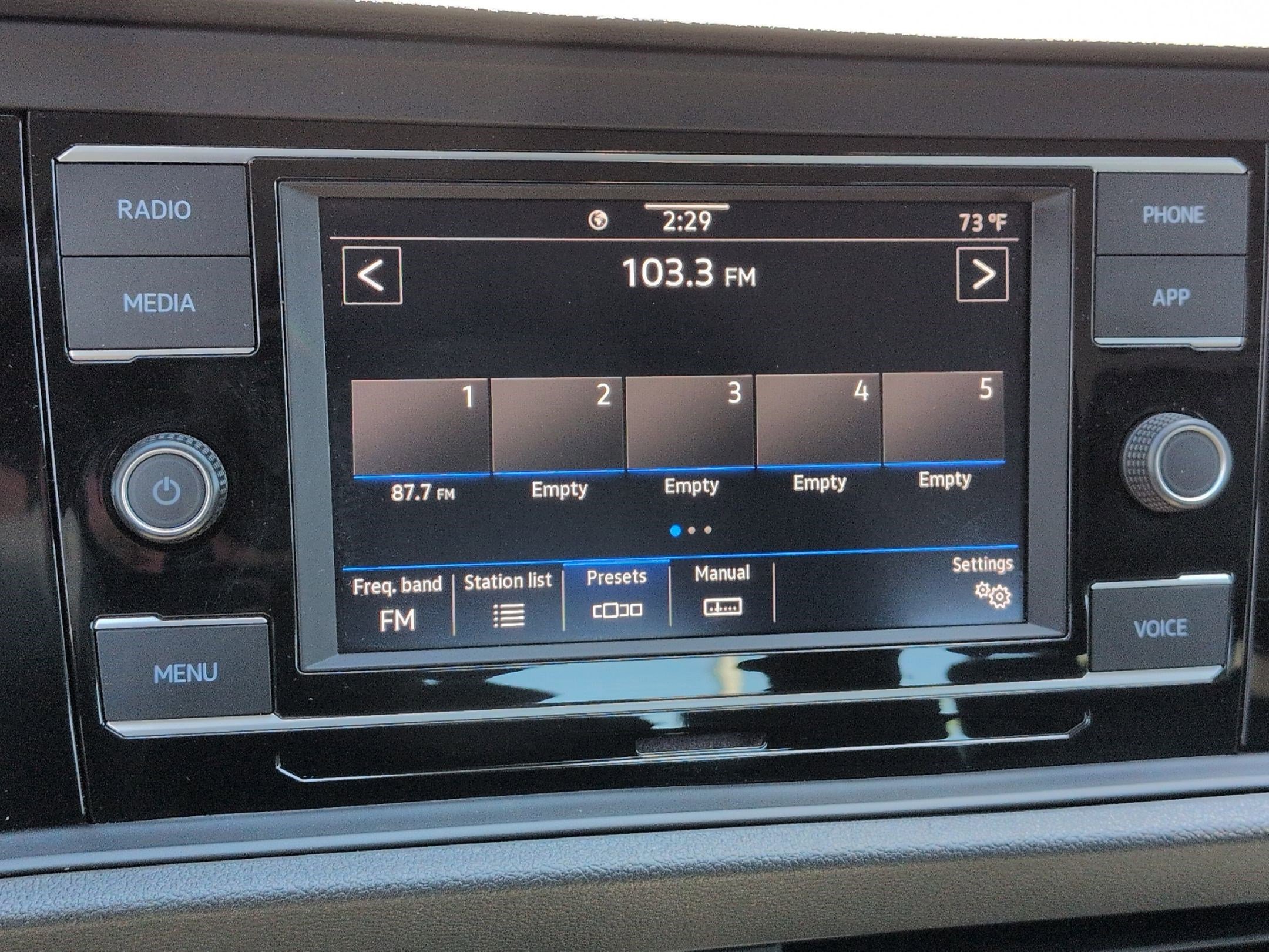 Used 2023 Volkswagen Jetta SE FWD image 23