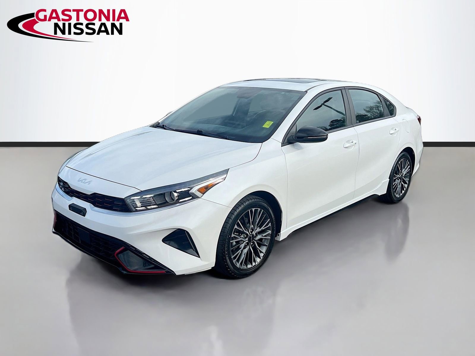 Used 2023 Kia Forte GT-Line w/ GT-Line Premium Package image 3