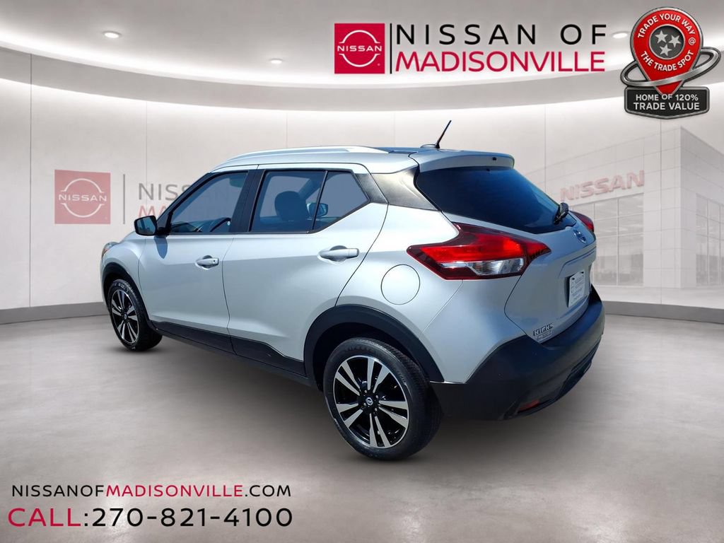 Used 2019 Nissan Kicks SV FWD image 3