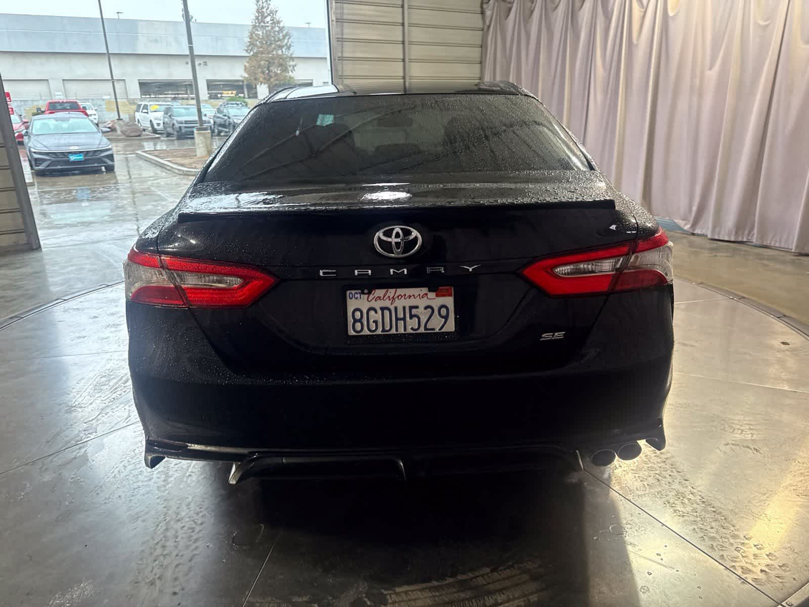 Used 2018 Toyota Camry SE FWD image 6