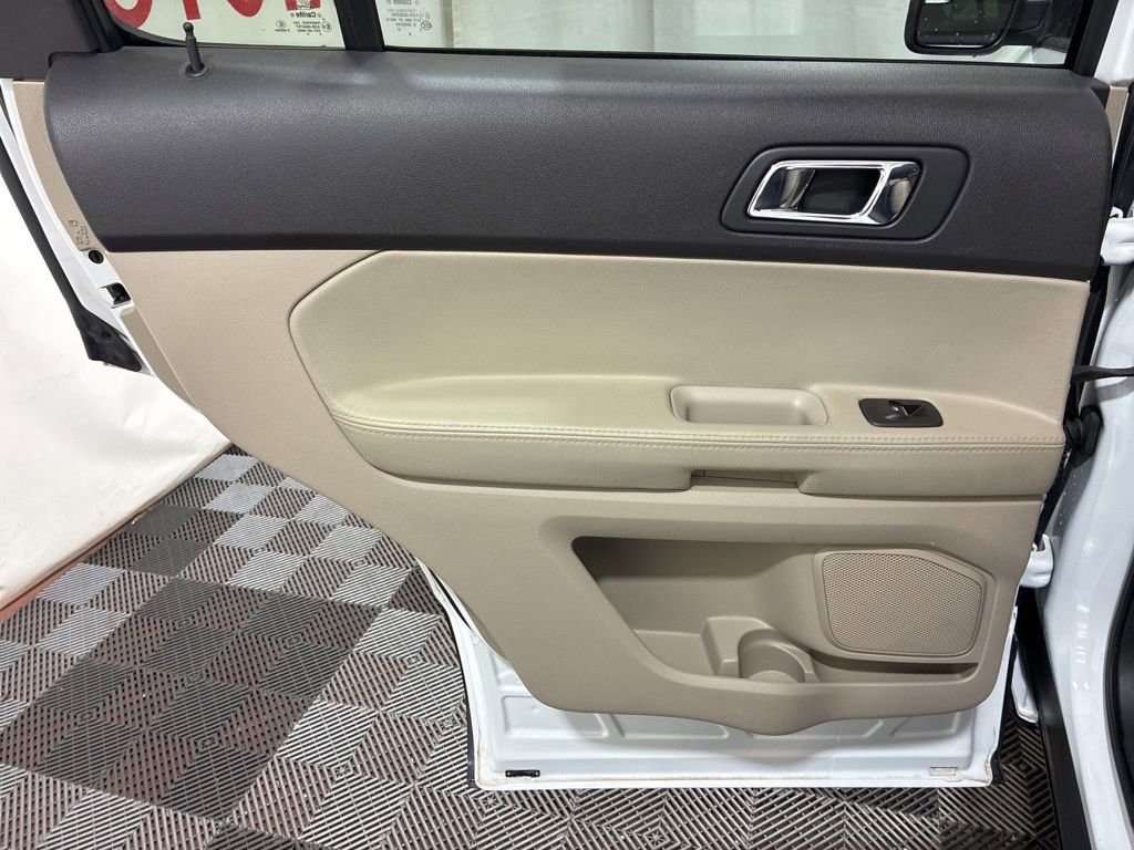 Used 2015 Ford Explorer FWD image 19