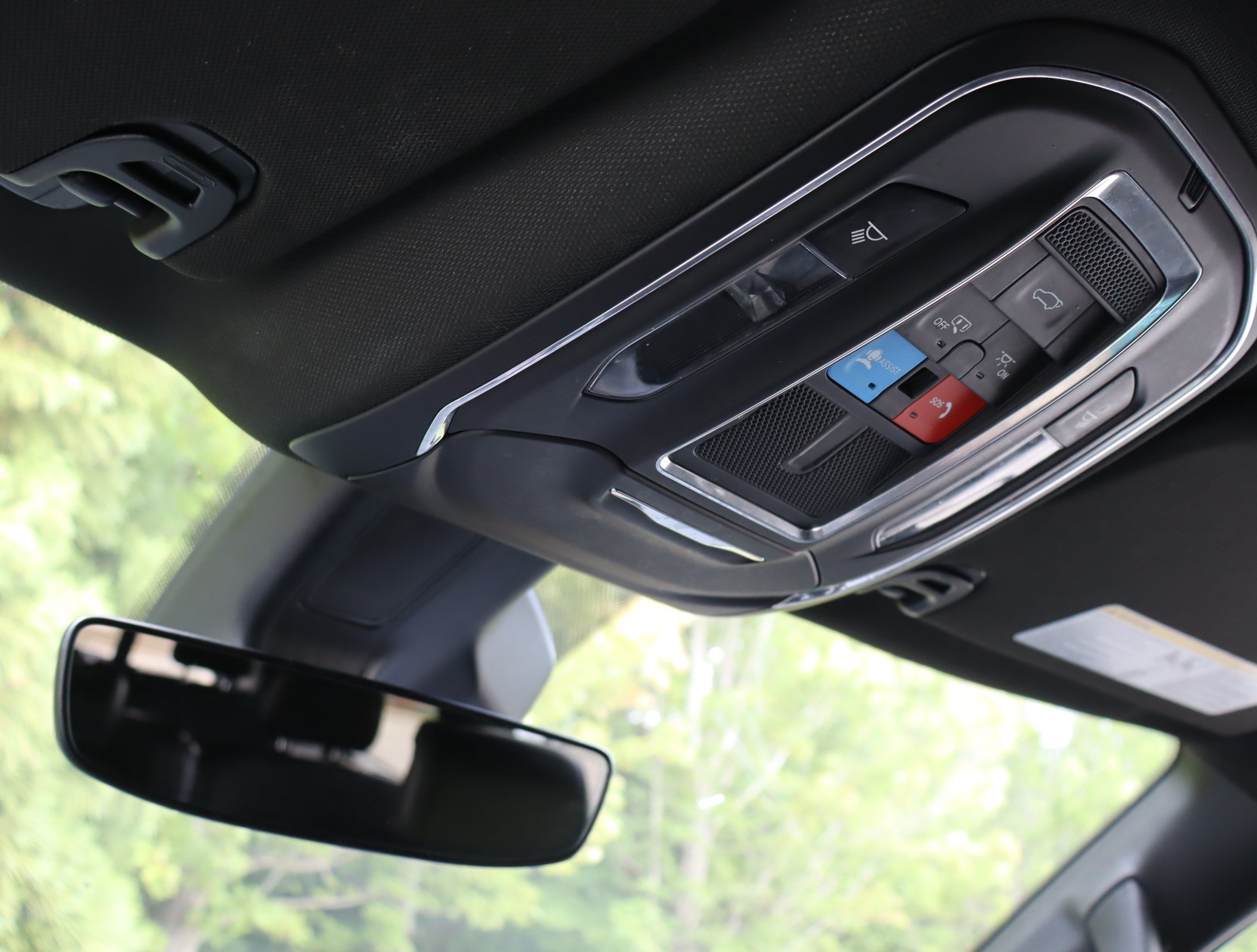 Used 2024 Jeep Wagoneer L Series II AWD/4WD image 34