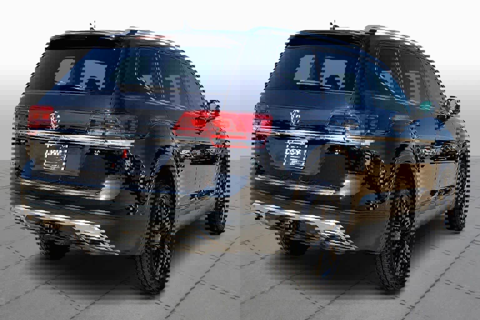 Used 2019 Volkswagen Atlas SE w/ Towing Package image 13