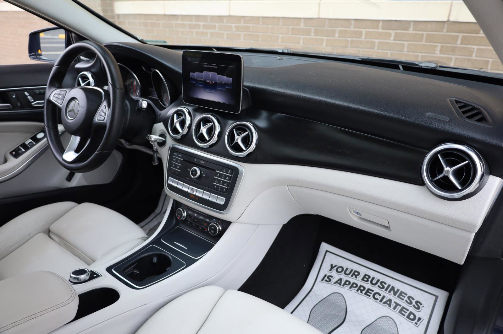 Used 2018 Mercedes-Benz GLA 250 4MATIC w/ Premium Package image 27