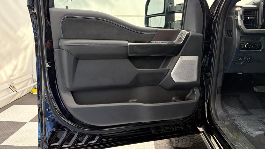 New 2026 Ford F450 Platinum w/ FX4 Off-Road Package AWD/4WD image 16