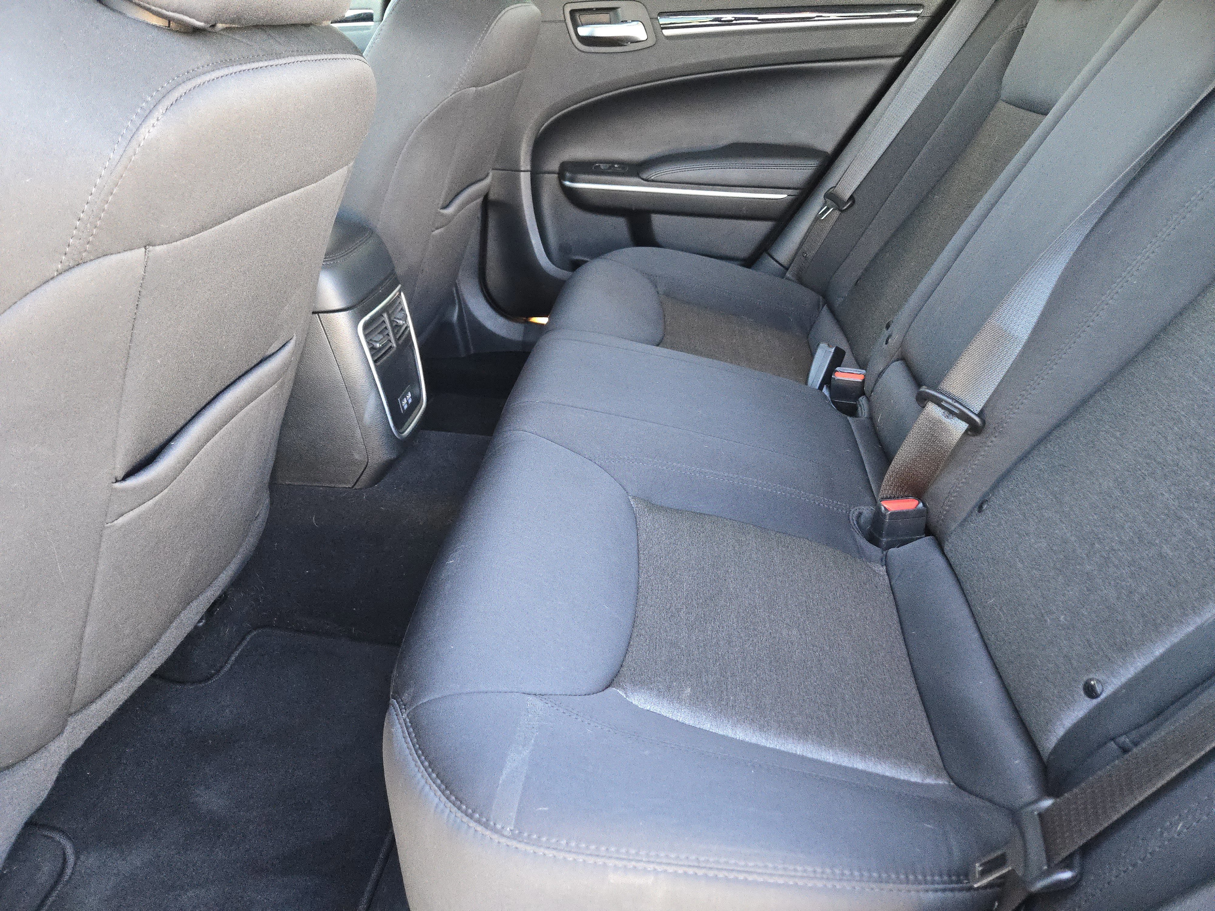 Used 2023 Chrysler 300 Touring w/ Sport Appearance Package image 28