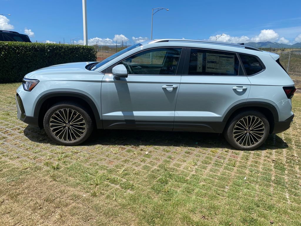 New 2025 Volkswagen Taos SE image 4