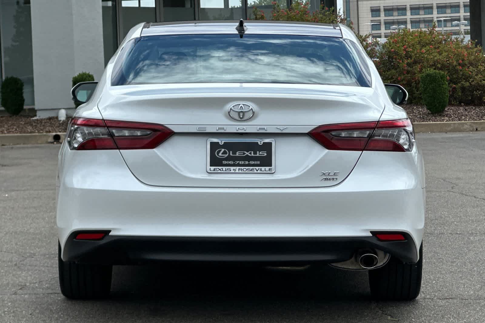 Used 2022 Toyota Camry XLE w/ Navigation Upgrade Package AWD/4WD image 8